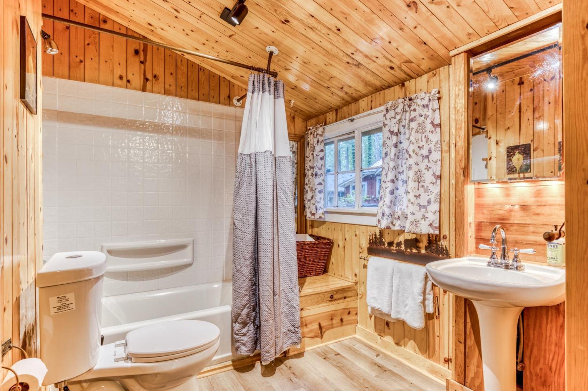 The Cedars Cabin Welches Buitenkant foto